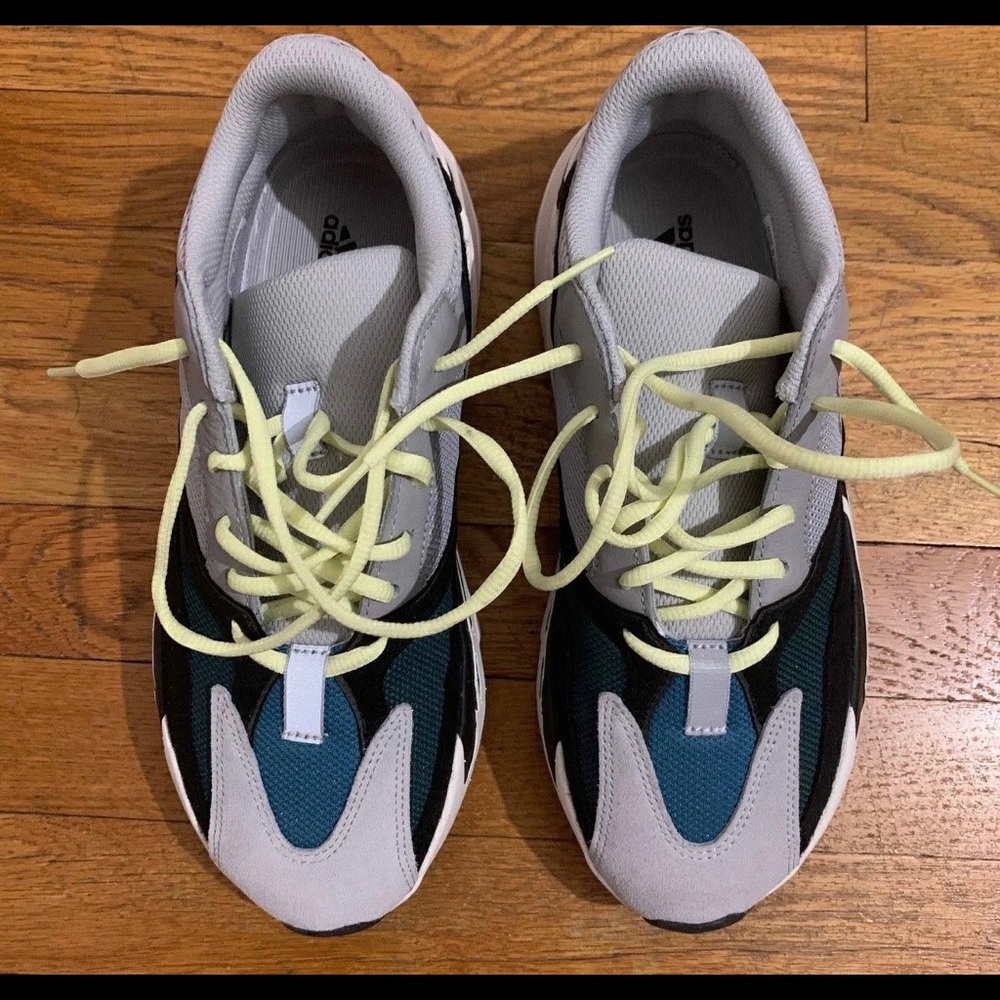 Yeezy wave runner 700